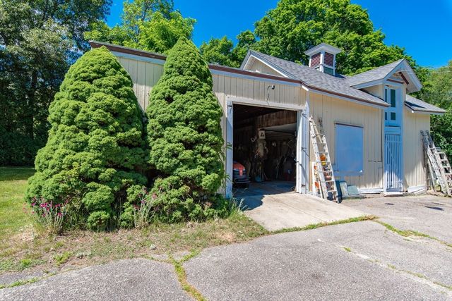 48 Mendon St., Blackstone, MA 01504