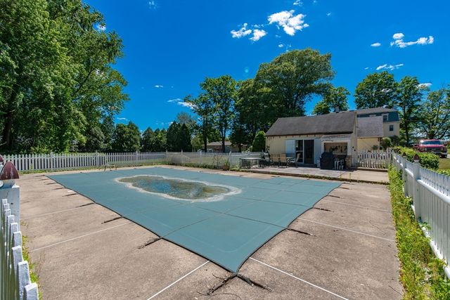 48 Mendon St., Blackstone, MA 01504
