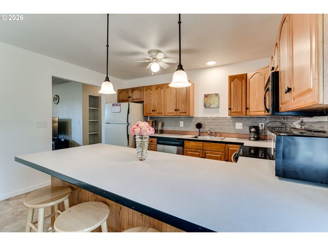535 RIVER LOOP 2, Eugene, OR 97404