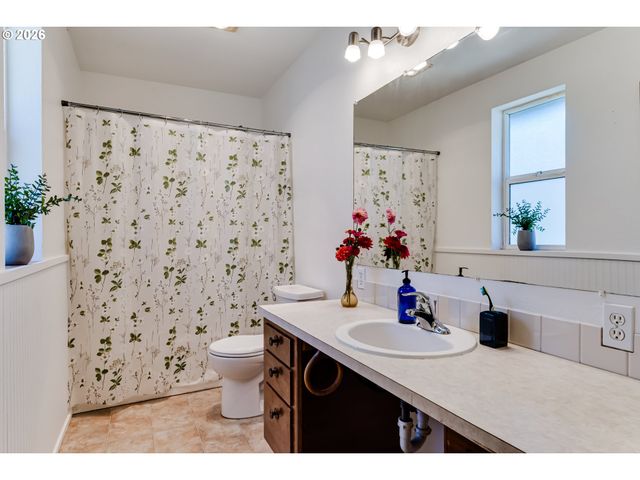 535 RIVER LOOP 2, Eugene, OR 97404