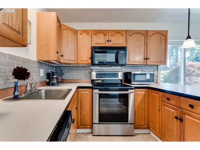 535 RIVER LOOP 2, Eugene, OR 97404