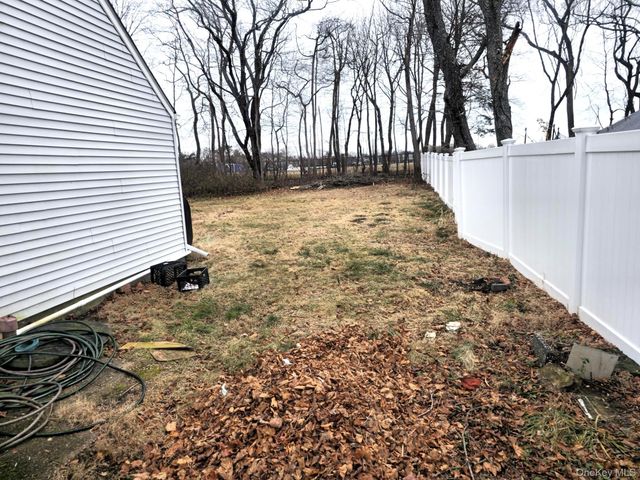 22 E Halley Lane, Central Islip, NY 11722