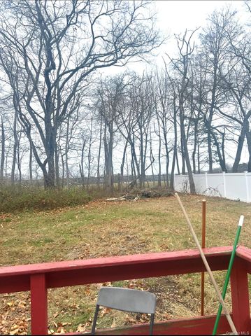 22 E Halley Lane, Central Islip, NY 11722