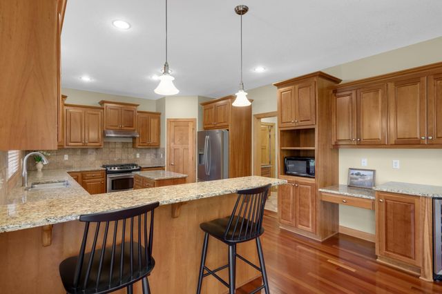 10721 Mccool Drive W, Burnsville, MN 55337