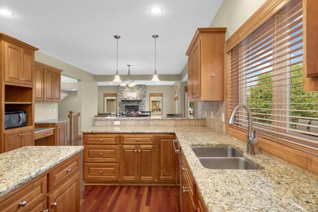 10721 Mccool Drive W, Burnsville, MN 55337