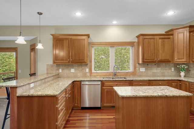10721 Mccool Drive W, Burnsville, MN 55337