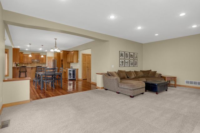 10721 Mccool Drive W, Burnsville, MN 55337