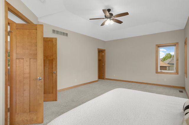10721 Mccool Drive W, Burnsville, MN 55337