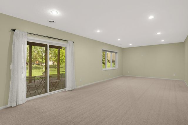 10721 Mccool Drive W, Burnsville, MN 55337