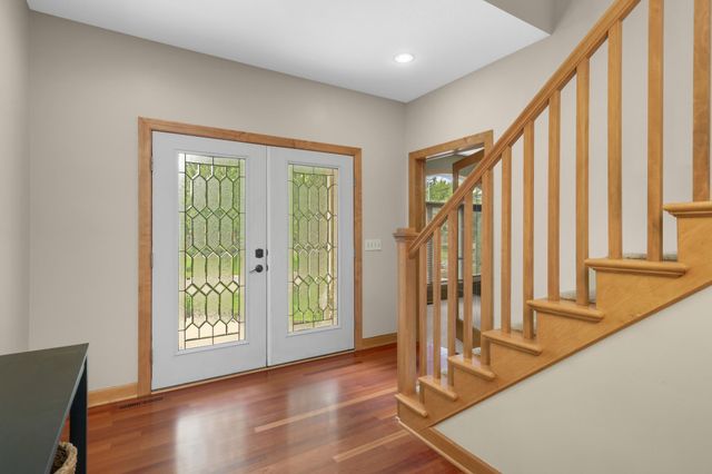 10721 Mccool Drive W, Burnsville, MN 55337