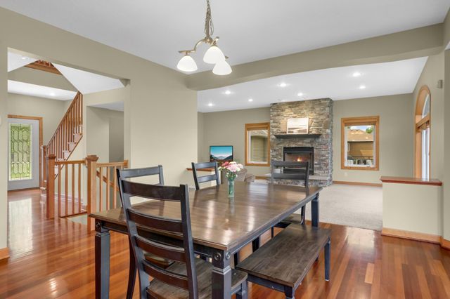 10721 Mccool Drive W, Burnsville, MN 55337