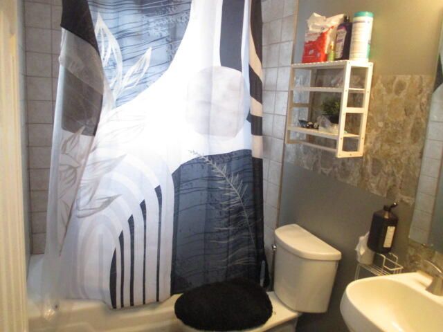 865 Carrier Creek Boulevard, Grand Rapids, MI 49503