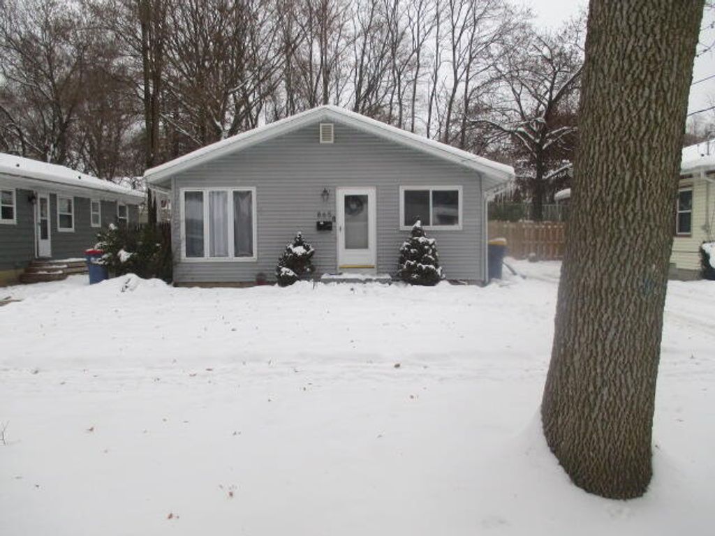 865 Carrier Creek Boulevard, Grand Rapids, MI 49503