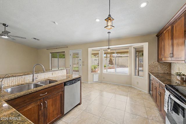 933 N 94TH Place, Mesa, AZ 85207