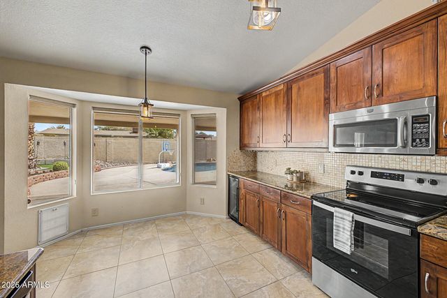 933 N 94TH Place, Mesa, AZ 85207