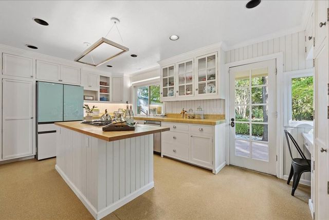 43120 Montgomery Ave, Davis, CA 95618