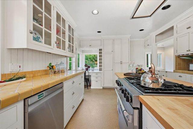 43120 Montgomery Ave, Davis, CA 95618