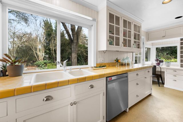 43120 Montgomery Ave, Davis, CA 95618