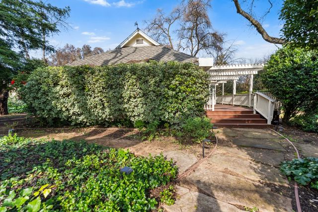 43120 Montgomery Ave, Davis, CA 95618