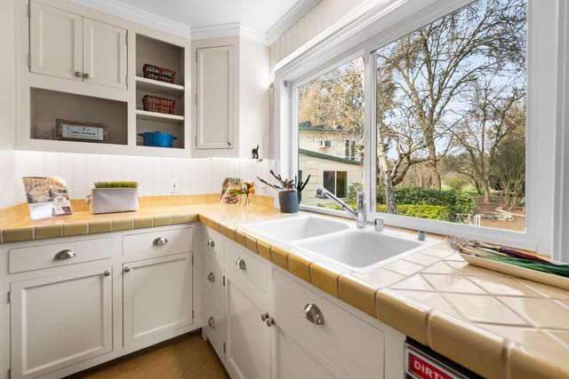 43120 Montgomery Ave, Davis, CA 95618