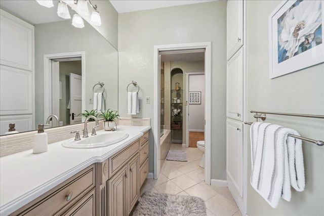 43120 Montgomery Ave, Davis, CA 95618