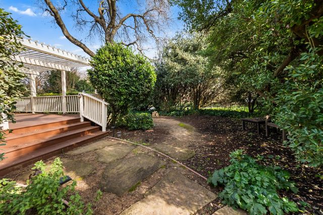 43120 Montgomery Ave, Davis, CA 95618