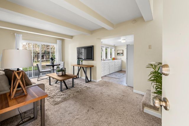 43120 Montgomery Ave, Davis, CA 95618