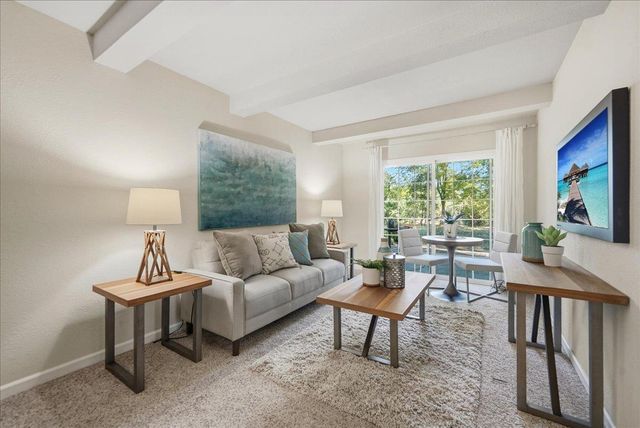 43120 Montgomery Ave, Davis, CA 95618