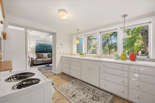 43120 Montgomery Ave, Davis, CA 95618