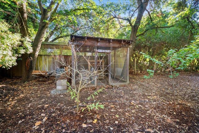 43120 Montgomery Ave, Davis, CA 95618