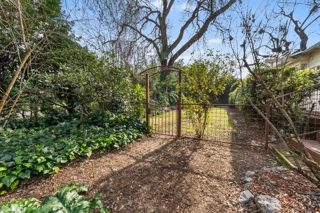 43120 Montgomery Ave, Davis, CA 95618