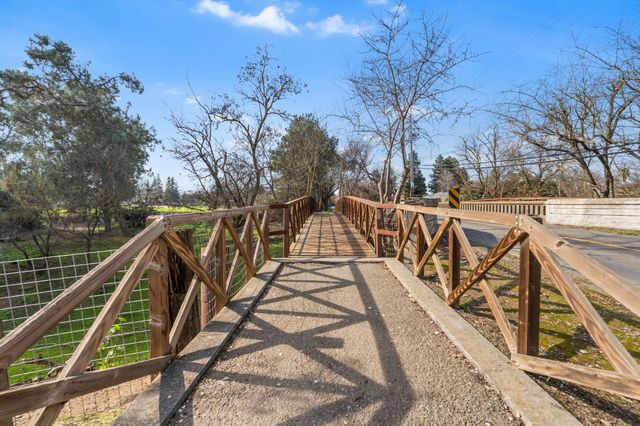 43120 Montgomery Ave, Davis, CA 95618