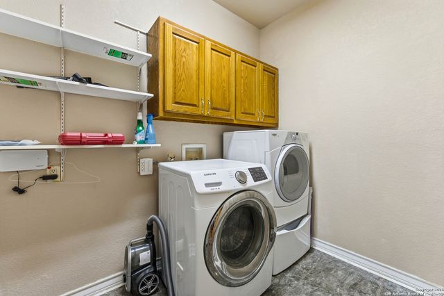 108 Medora Branch, Floresville, TX 78114