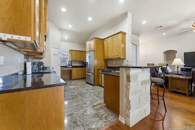 108 Medora Branch, Floresville, TX 78114