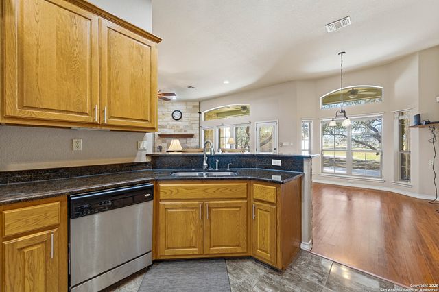 108 Medora Branch, Floresville, TX 78114