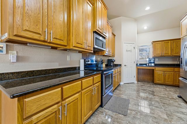 108 Medora Branch, Floresville, TX 78114