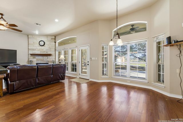 108 Medora Branch, Floresville, TX 78114