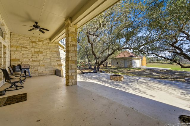 108 Medora Branch, Floresville, TX 78114