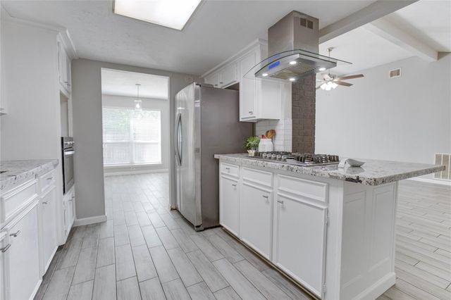 128 N Deerfoot Circle, The Woodlands, TX 77380