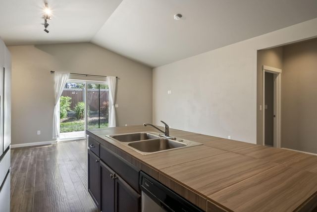 656 SE Reed Market Road, Bend, OR 97702