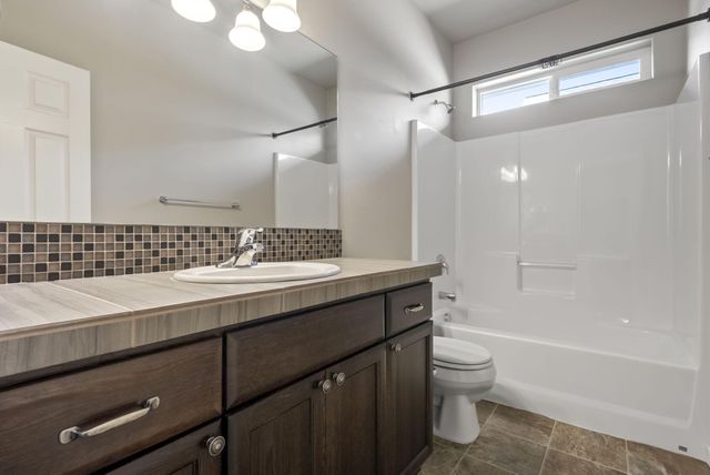 656 SE Reed Market Road, Bend, OR 97702
