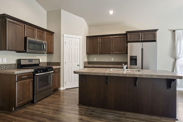 656 SE Reed Market Road, Bend, OR 97702