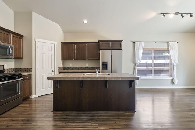 656 SE Reed Market Road, Bend, OR 97702