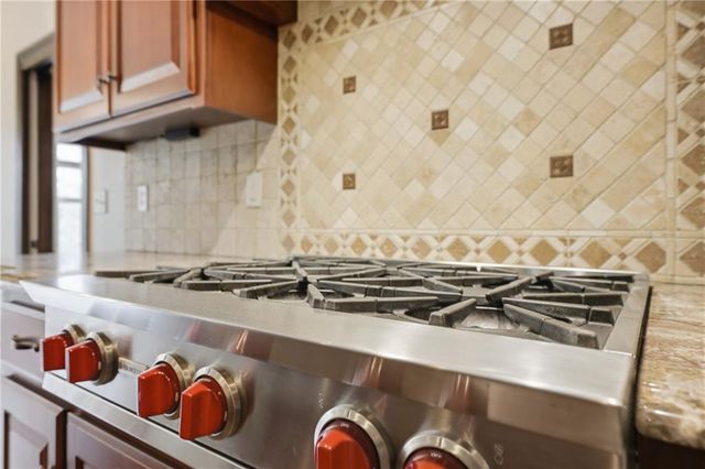 6205 NW Saddle Club Court, Kansas City, MO 64152