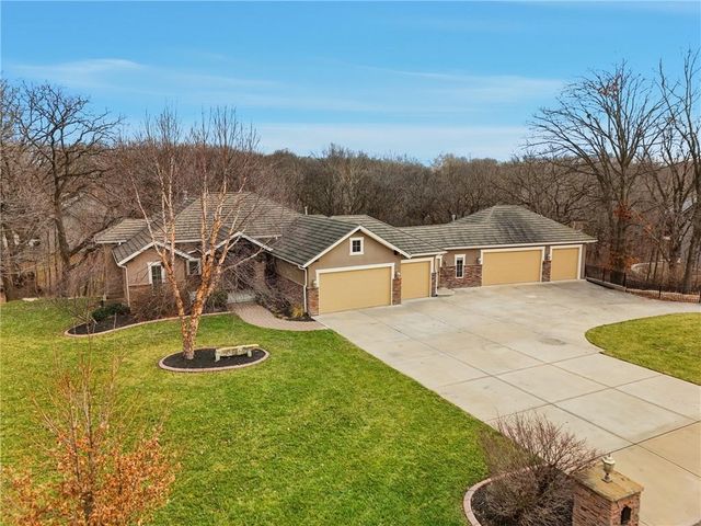 6205 NW Saddle Club Court, Kansas City, MO 64152