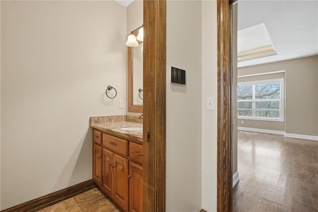 6205 NW Saddle Club Court, Kansas City, MO 64152