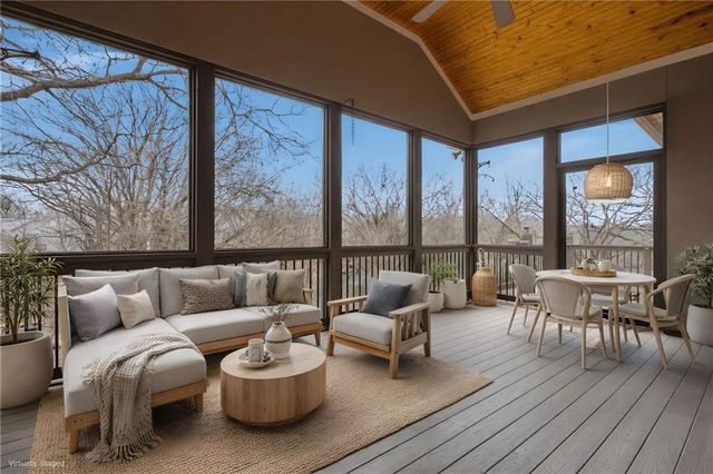 6205 NW Saddle Club Court, Kansas City, MO 64152