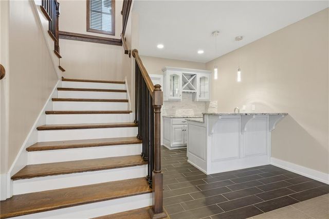 6205 NW Saddle Club Court, Kansas City, MO 64152