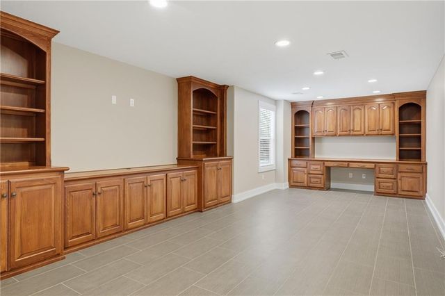 6205 NW Saddle Club Court, Kansas City, MO 64152