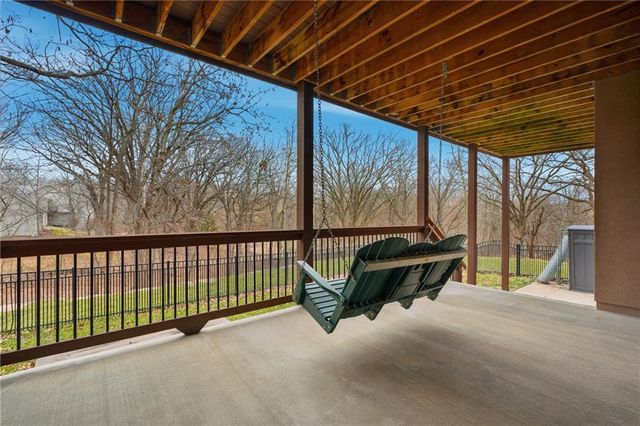 6205 NW Saddle Club Court, Kansas City, MO 64152